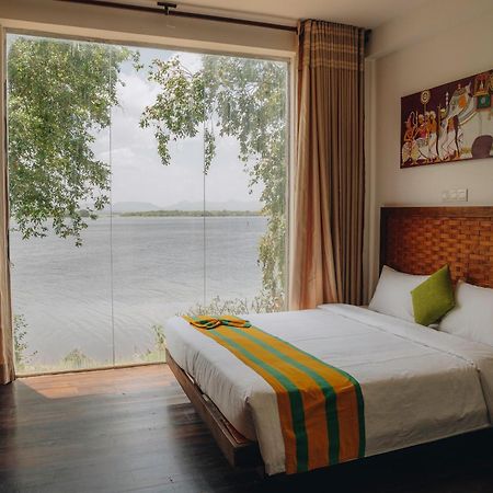 Yala Oga Reach Hotel Tissamaharama Bagian luar foto