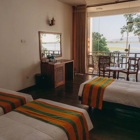 Yala Oga Reach Hotel Tissamaharama Bagian luar foto