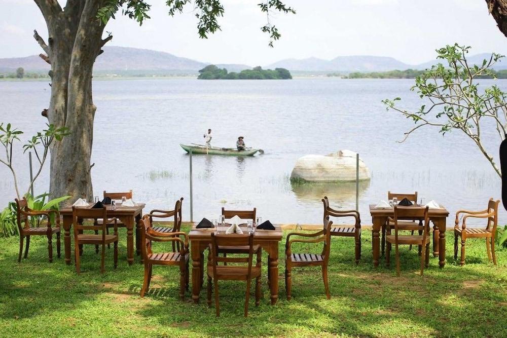 Yala Oga Reach Hotel Tissamaharama Bagian luar foto