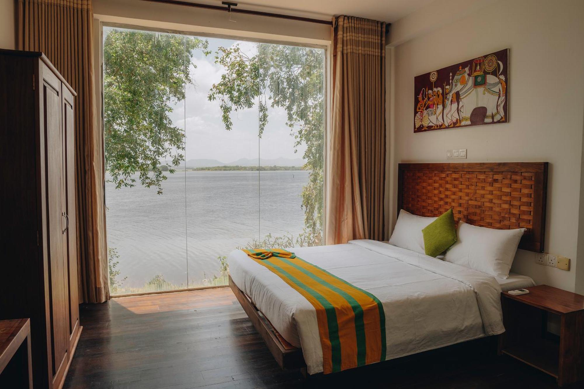 Yala Oga Reach Hotel Tissamaharama Bagian luar foto
