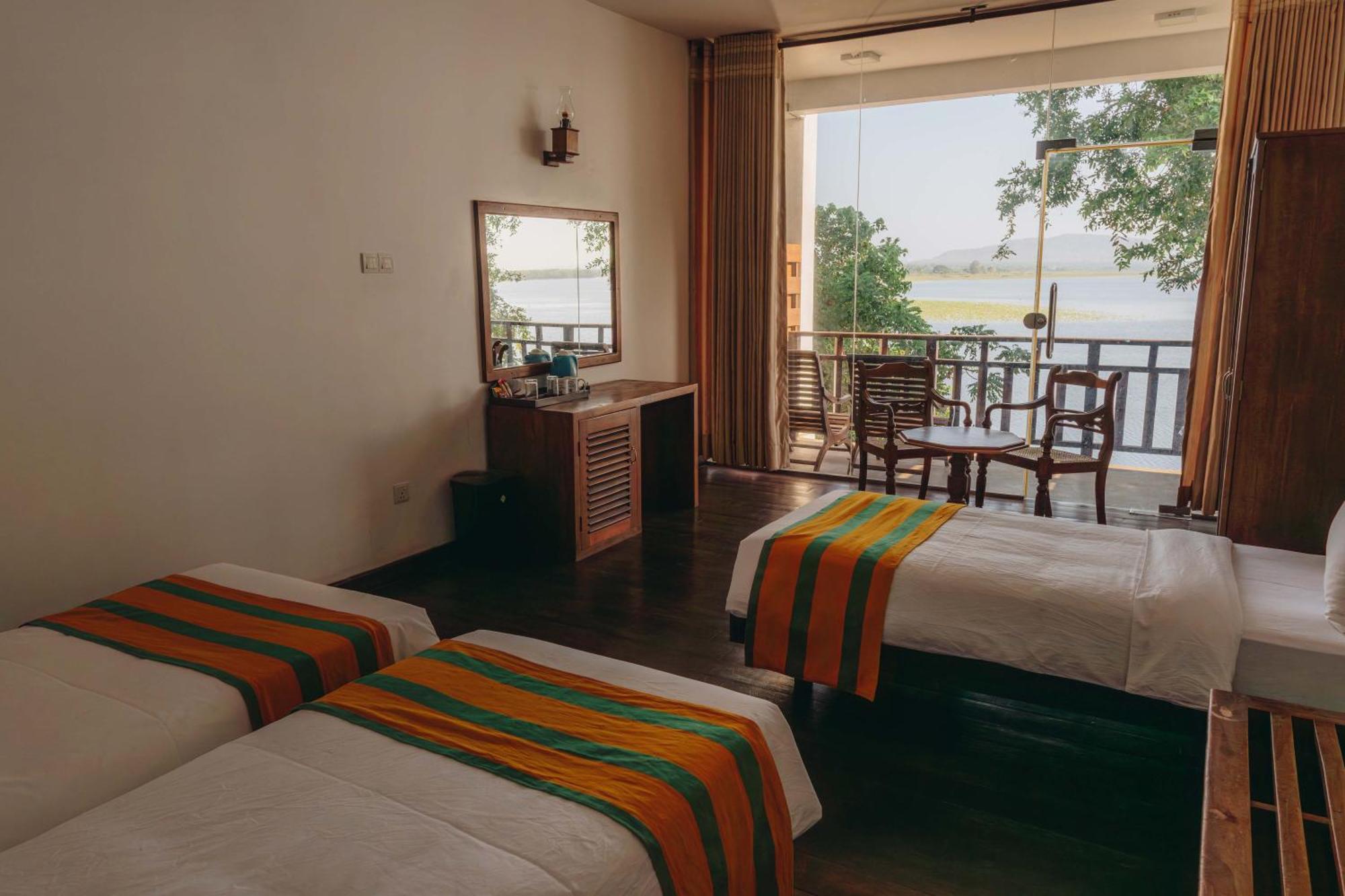 Yala Oga Reach Hotel Tissamaharama Bagian luar foto