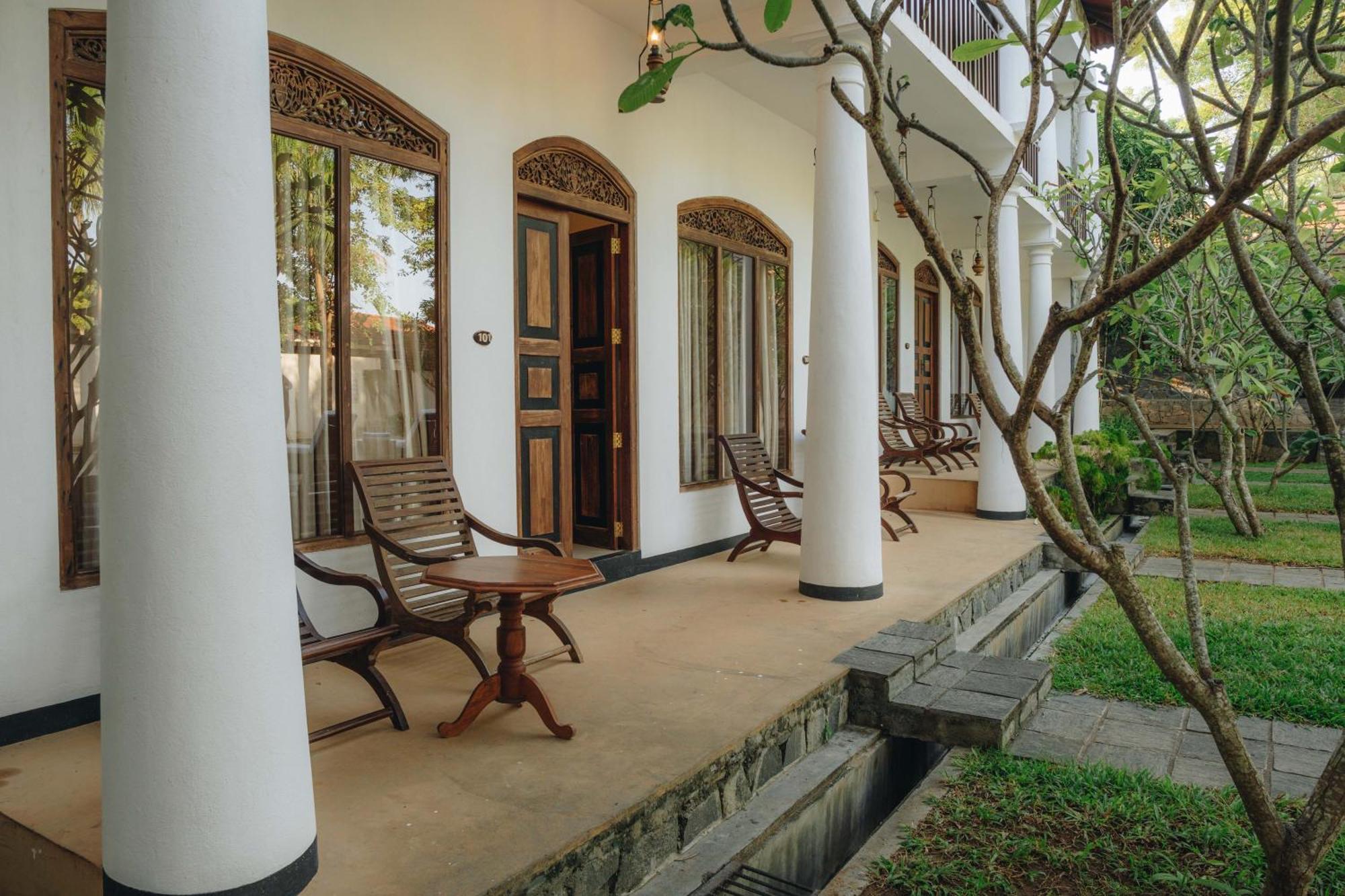 Yala Oga Reach Hotel Tissamaharama Bagian luar foto