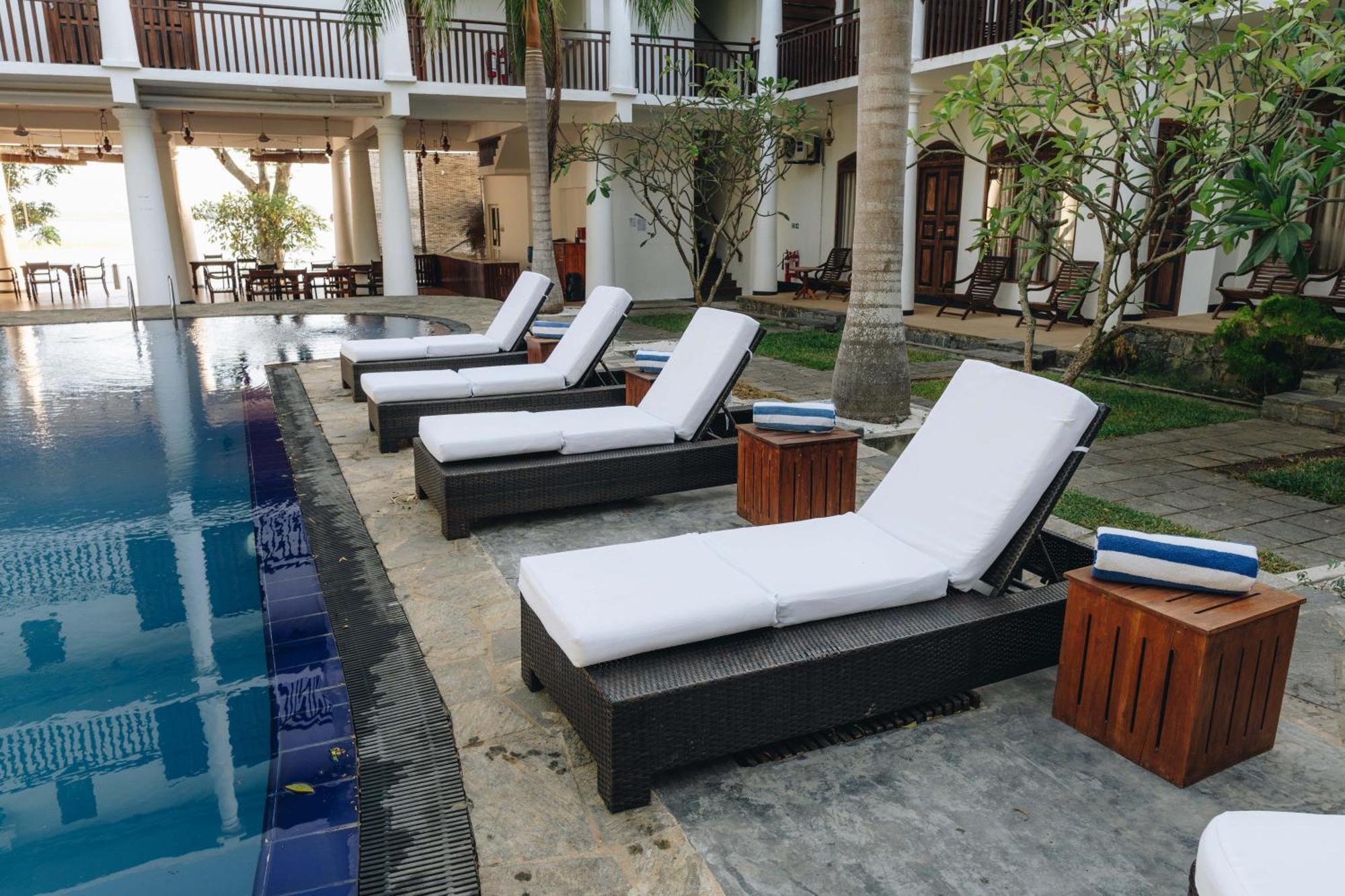 Yala Oga Reach Hotel Tissamaharama Bagian luar foto