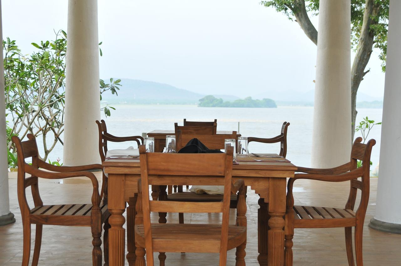 Yala Oga Reach Hotel Tissamaharama Bagian luar foto