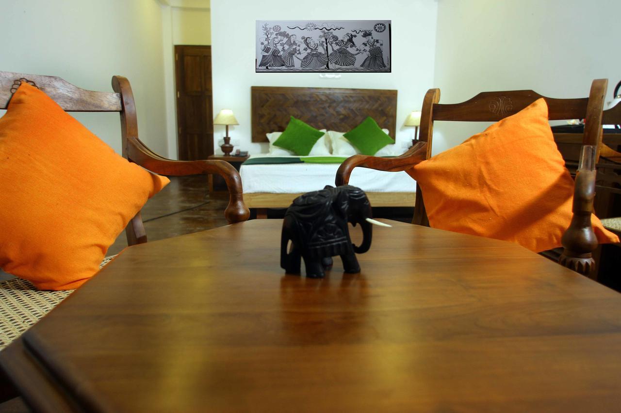 Yala Oga Reach Hotel Tissamaharama Bagian luar foto