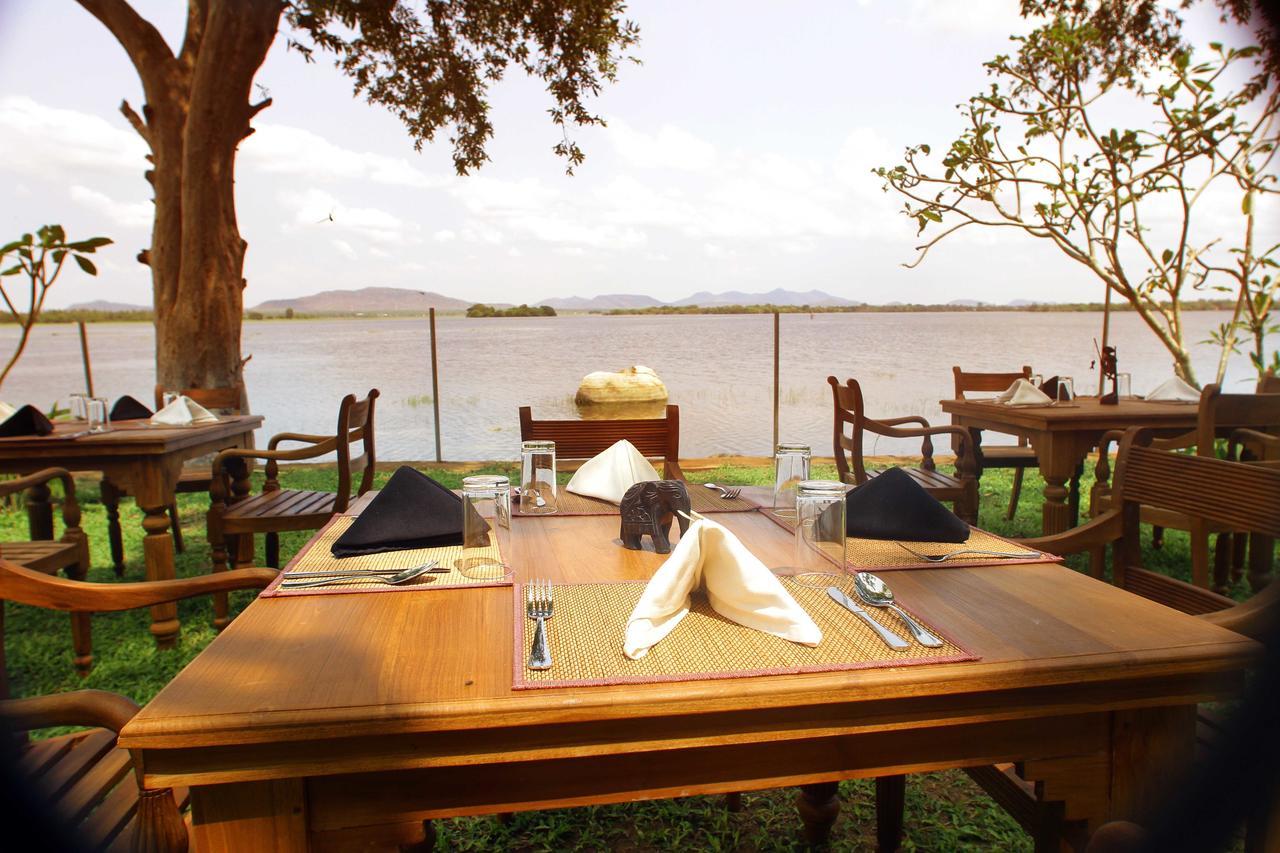 Yala Oga Reach Hotel Tissamaharama Bagian luar foto