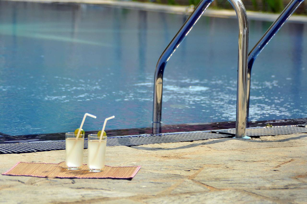 Yala Oga Reach Hotel Tissamaharama Bagian luar foto