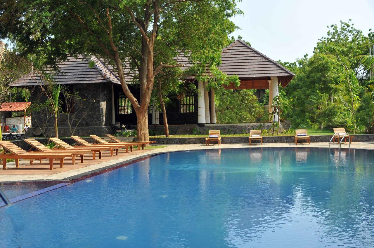 Yala Oga Reach Hotel Tissamaharama Bagian luar foto