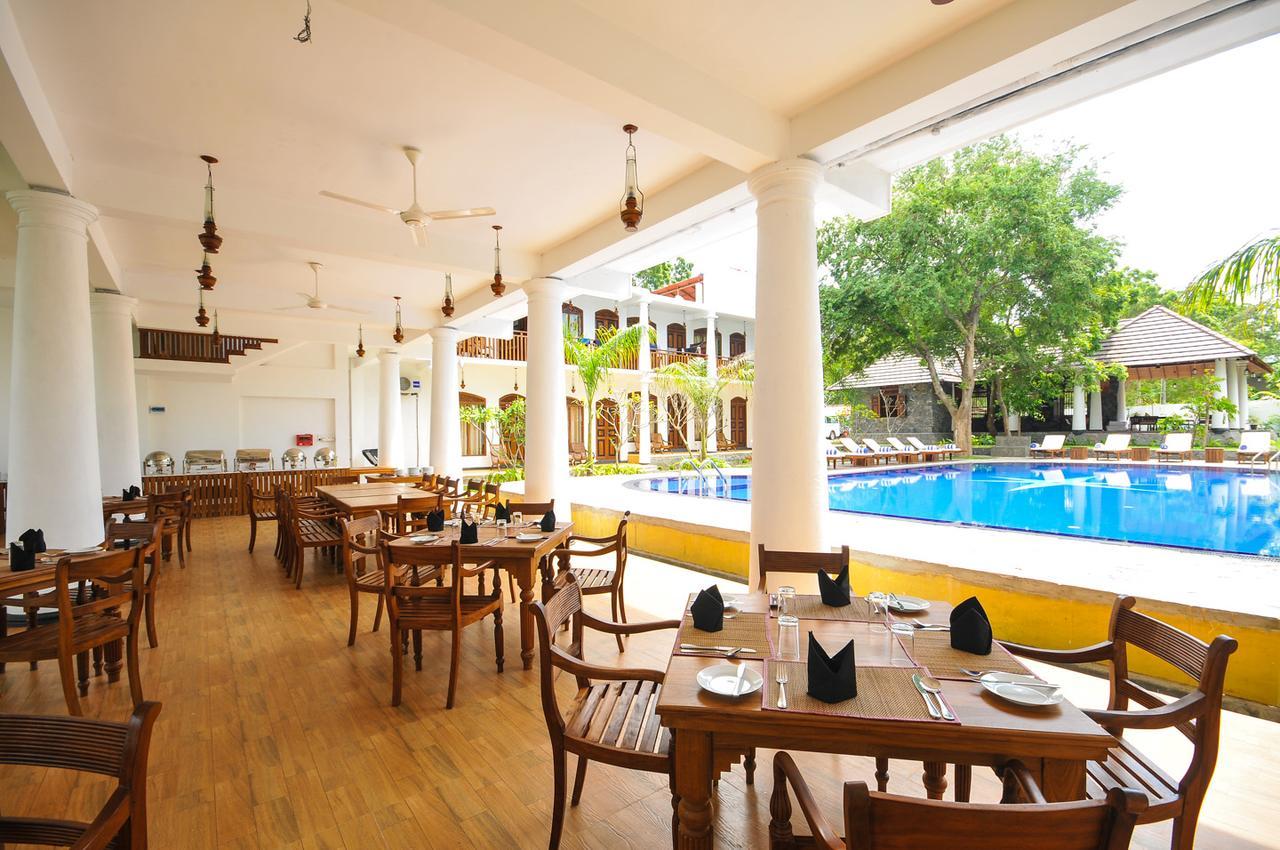 Yala Oga Reach Hotel Tissamaharama Bagian luar foto