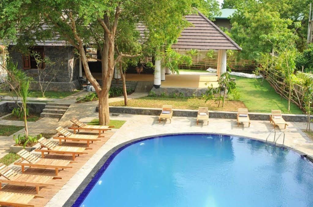 Yala Oga Reach Hotel Tissamaharama Bagian luar foto