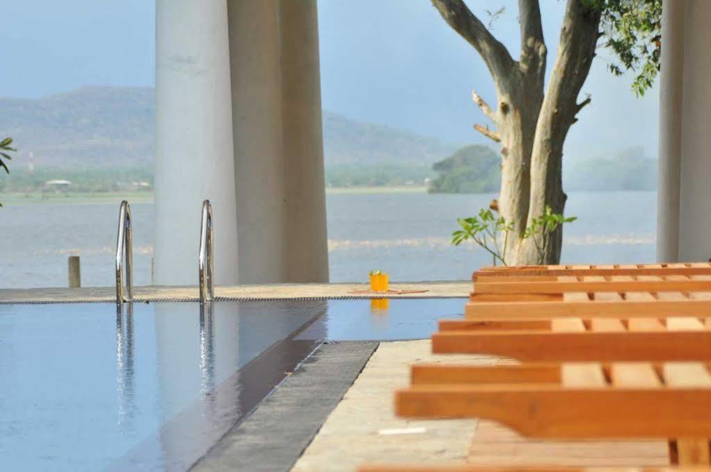 Yala Oga Reach Hotel Tissamaharama Bagian luar foto